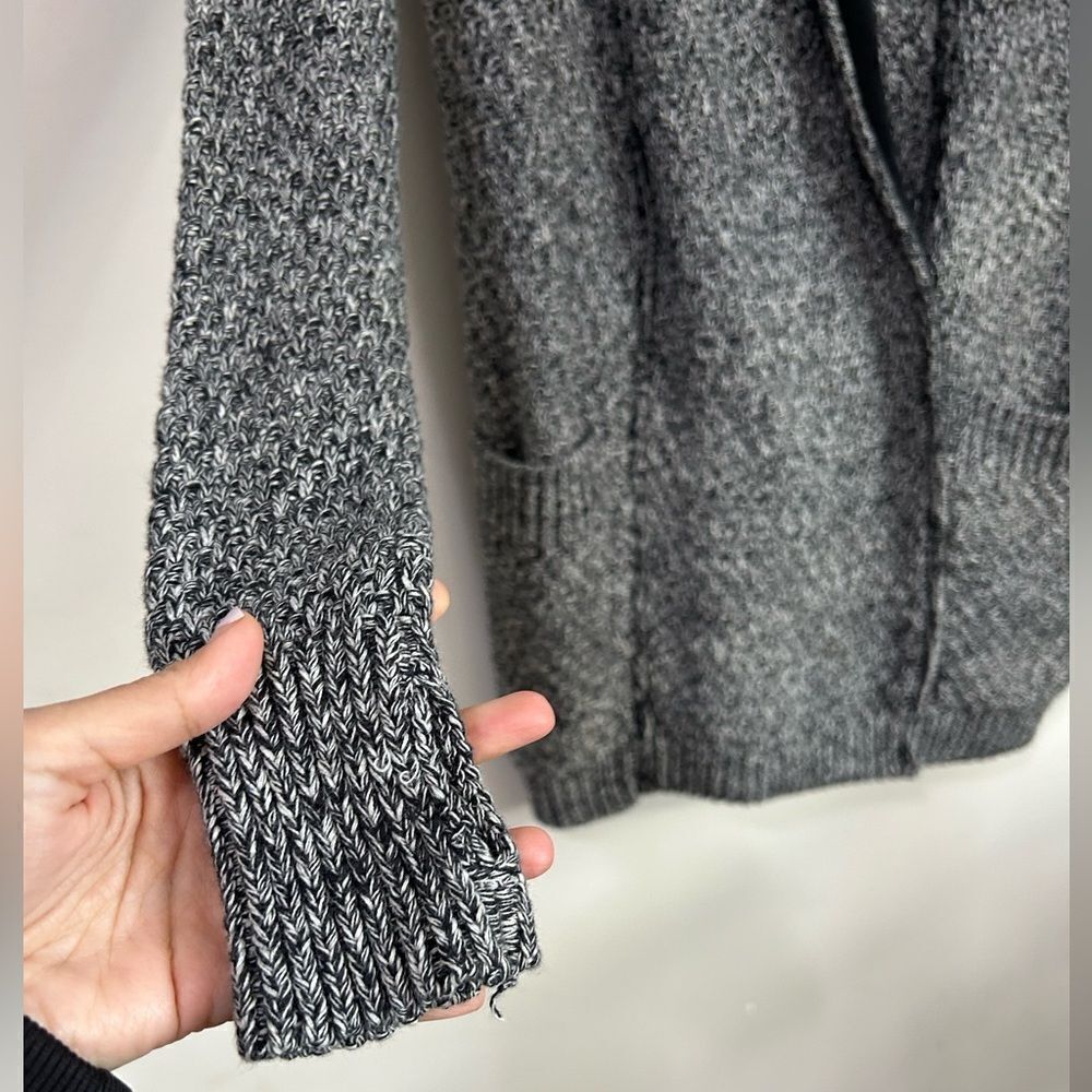 Lululemon Black and white Buttoned Cardigan - Picture 2 of 12